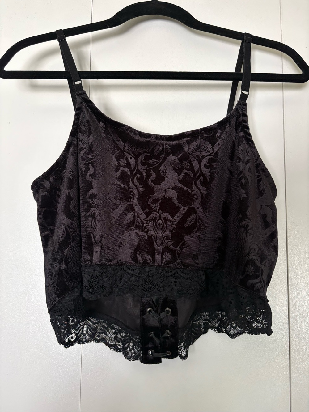 Killstar Black Lace-Up Velvet Sleeveless Crop Top with Lace Trim - Picture 2 of 2